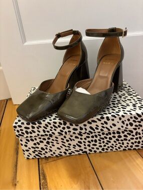 Block Heel Pumps in Olive Green